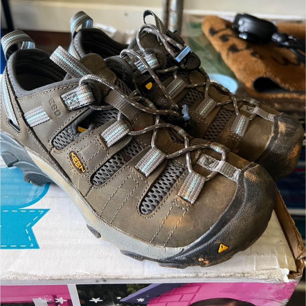 Keen’s Women’s Steel Toe Shoes